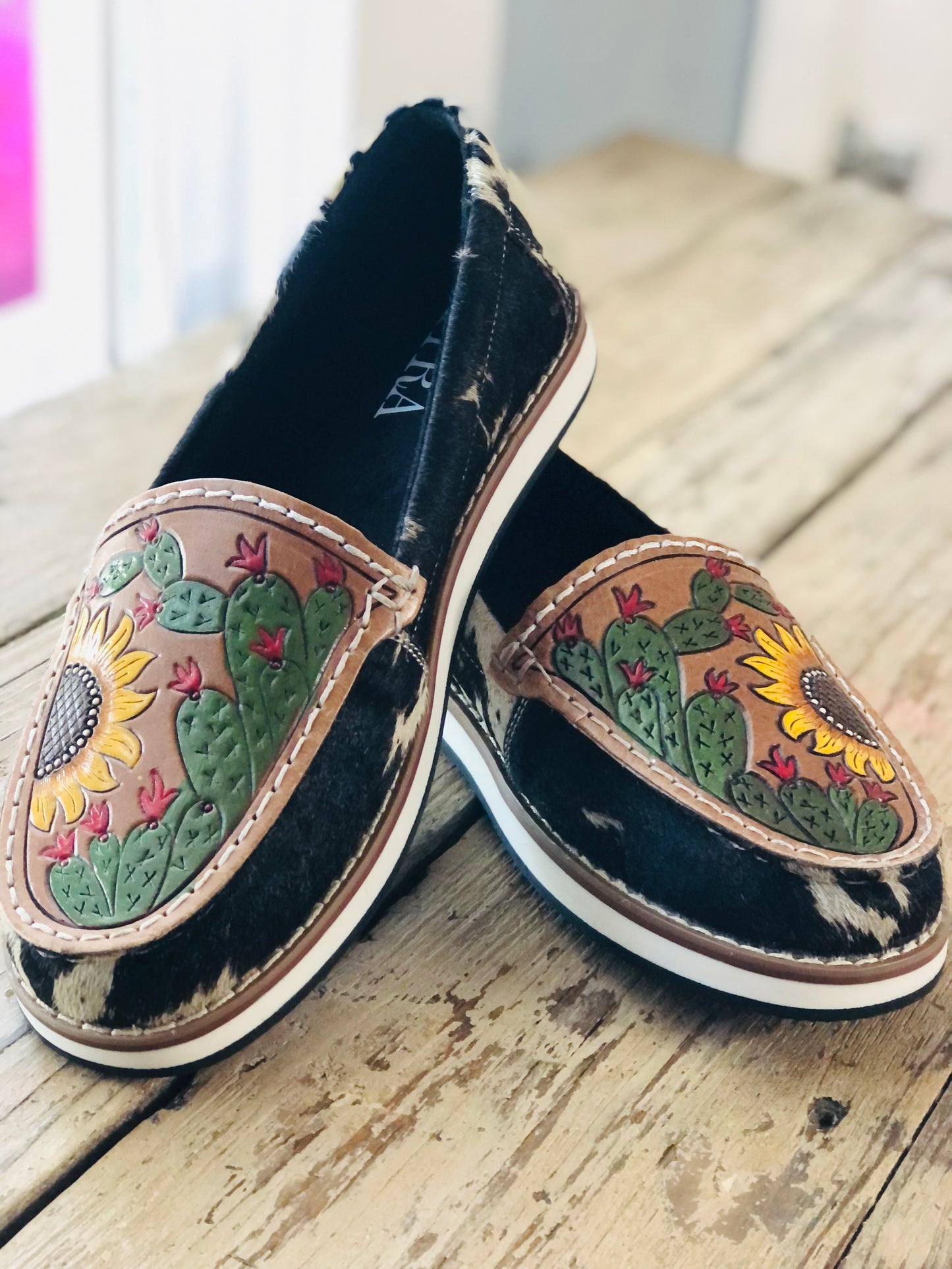 Cowhide Tooled Leather Cruisers